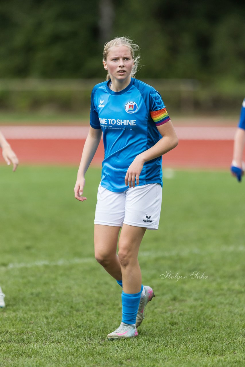 Bild 348 - wBJ VfL Pinneberg - Germania Schnelsen : Ergebnis: 15:1